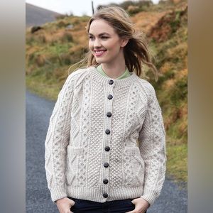 Women’s pure wool genuine Aran cardigan from Scotland EU Sz 42, equal to US12